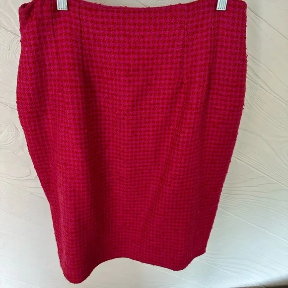 Dior Women's Vibrant Pink Suit Set - Picture 4 of 6